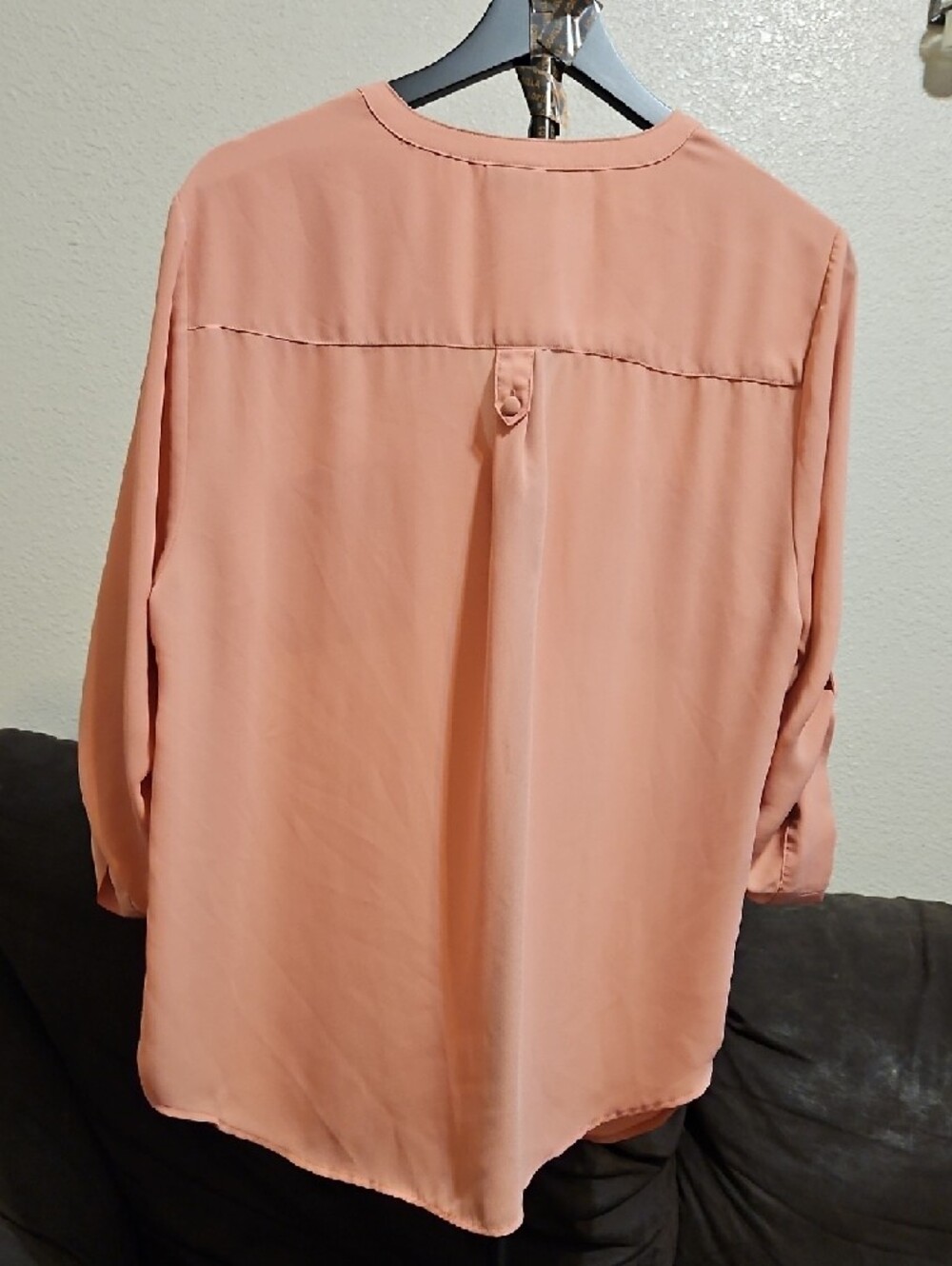 torrid Blush Coral V-Neck Button-Tab Sleeve Blouse - Picture 3 of 6